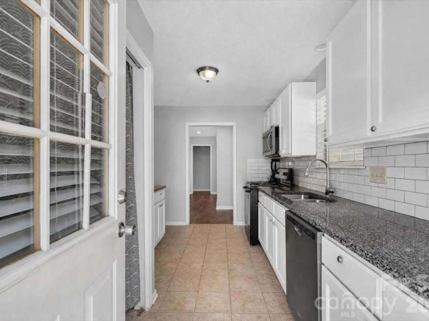 8006 Sheringham Way, Charlotte, NC 28227.  MLS# CAR4422467, YatesRealty ID 51980. 