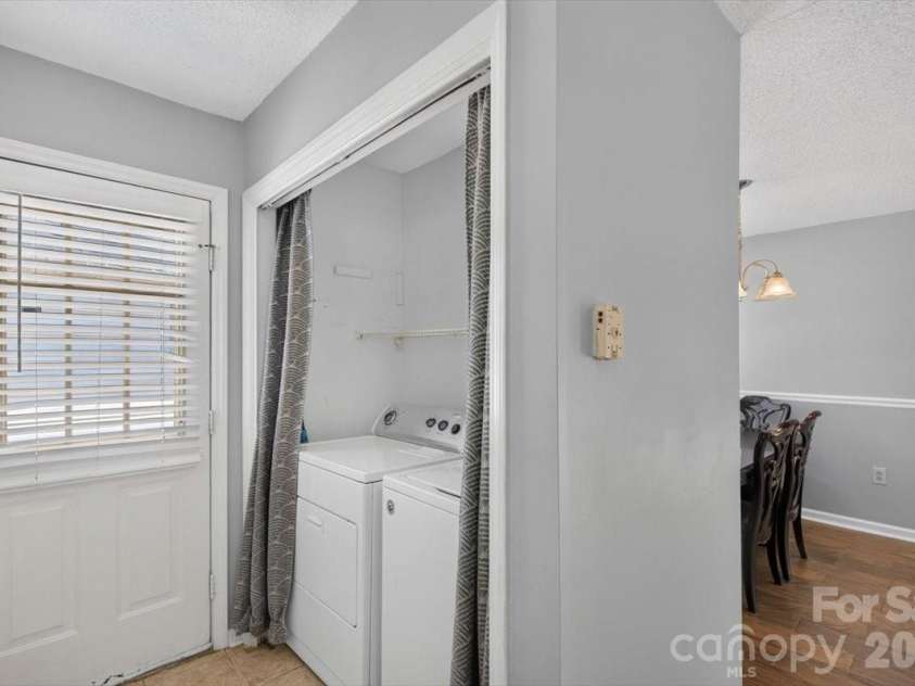 8006 Sheringham Way, Charlotte, NC 28227.  MLS# CAR4422467, YatesRealty ID 51980. 