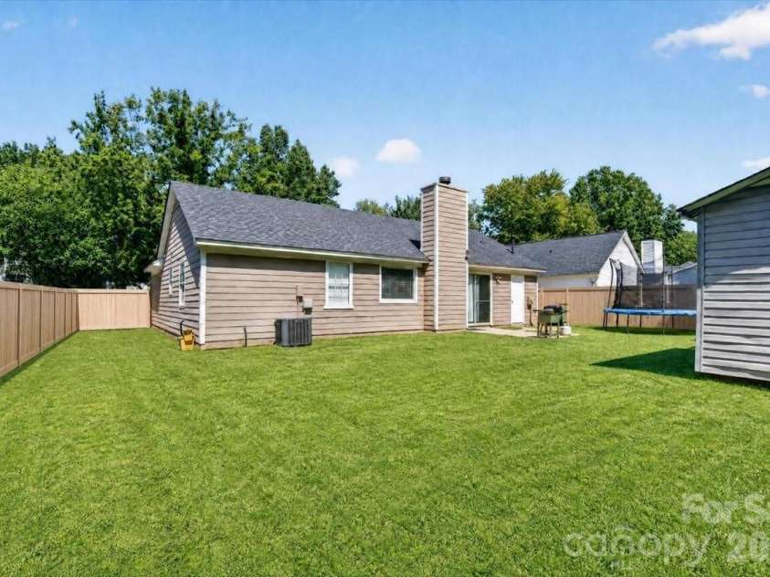 8006 Sheringham Way, Charlotte, NC 28227.  MLS# CAR4422467, YatesRealty ID 51980. 