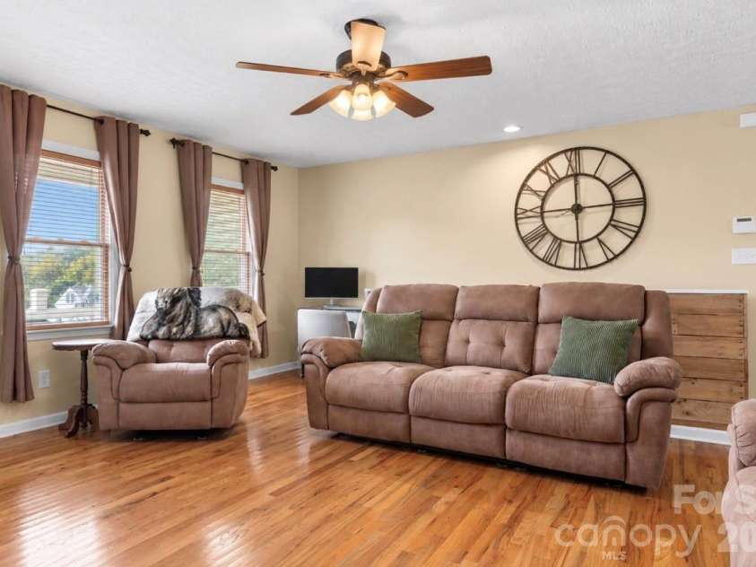 3209 Timothy Lane, Lincolnton, NC 28092.  MLS# CAR4424486, YatesRealty ID 51985. 