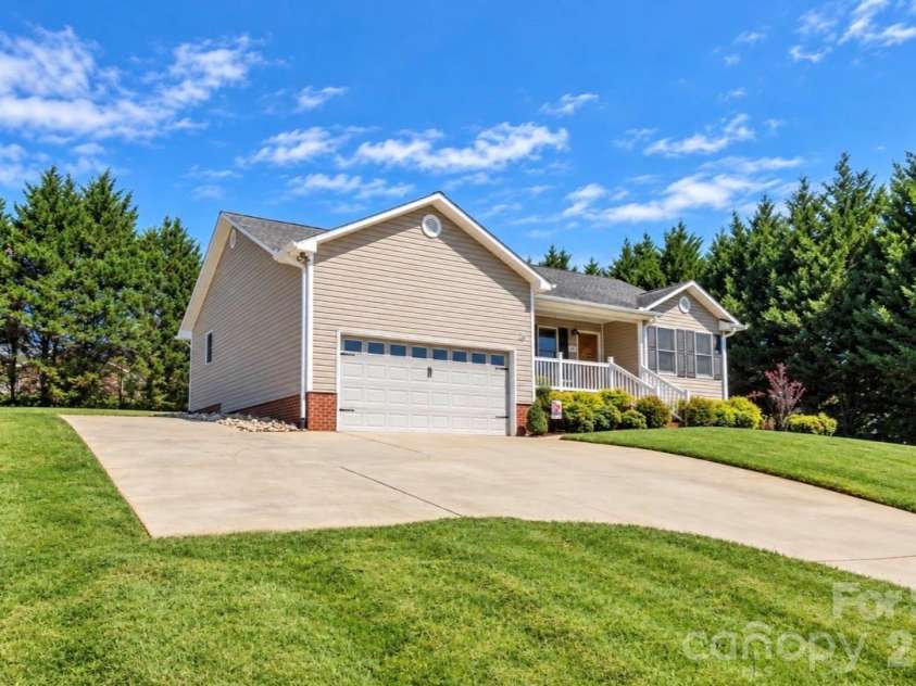 3209 Timothy Lane, Lincolnton, NC 28092.  MLS# CAR4424486, YatesRealty ID 51985. 
