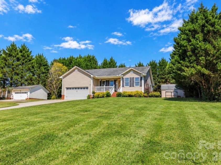 3209 Timothy Lane, Lincolnton, NC 28092.  MLS# CAR4424486, YatesRealty ID 51985. 