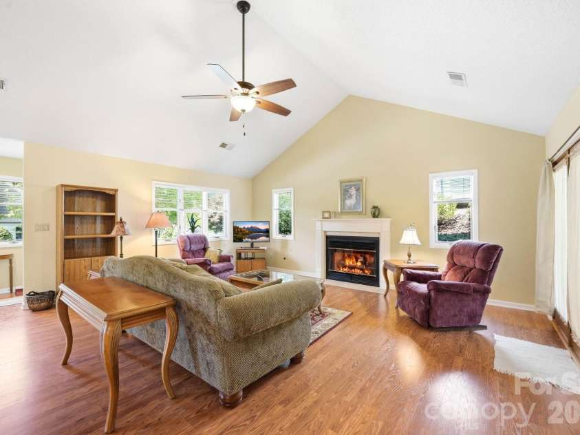 310 Robertson Street, Burnsville, NC 28714.  MLS# CAR4424794, YatesRealty ID 51987. 