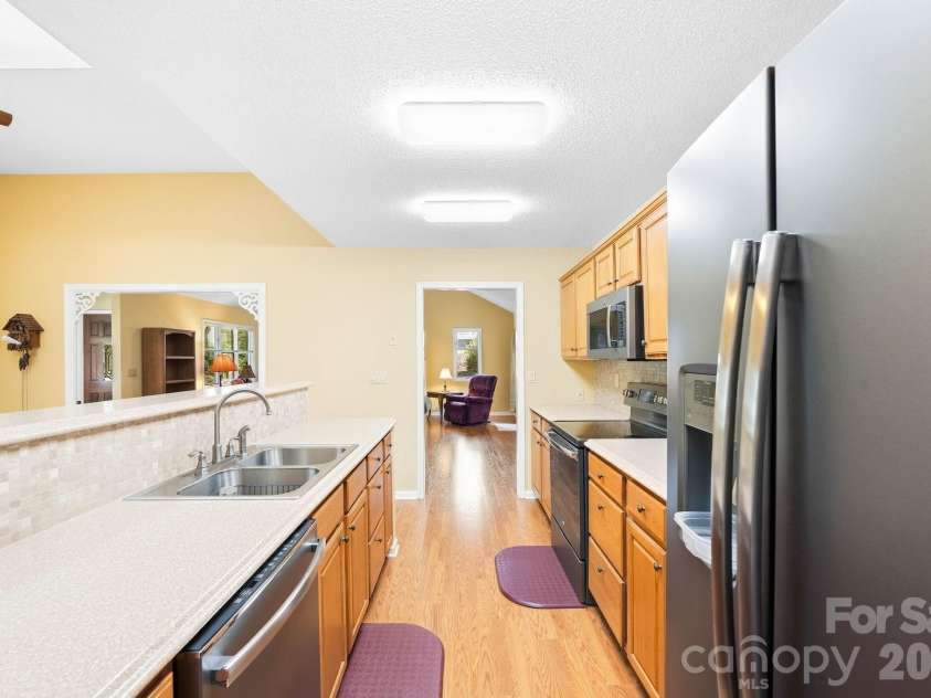 310 Robertson Street, Burnsville, NC 28714.  MLS# CAR4424794, YatesRealty ID 51987. 