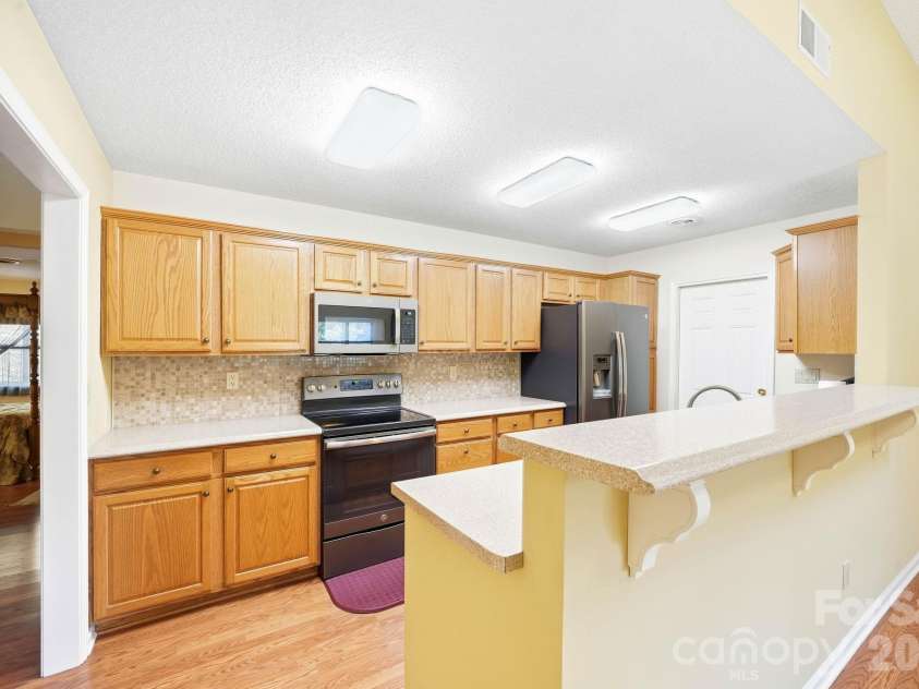 310 Robertson Street, Burnsville, NC 28714.  MLS# CAR4424794, YatesRealty ID 51987. 