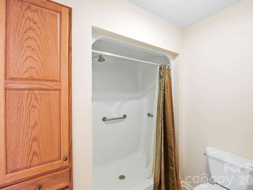 310 Robertson Street, Burnsville, NC 28714.  MLS# CAR4424794, YatesRealty ID 51987. 