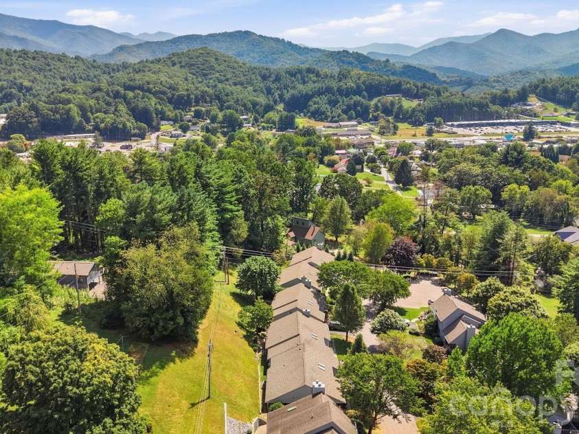 310 Robertson Street, Burnsville, NC 28714.  MLS# CAR4424794, YatesRealty ID 51987. 