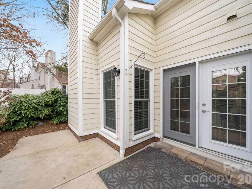 11121 Sevilla Court, Charlotte, NC 28226.  MLS# CAR4329705, YatesRealty ID 5199. 