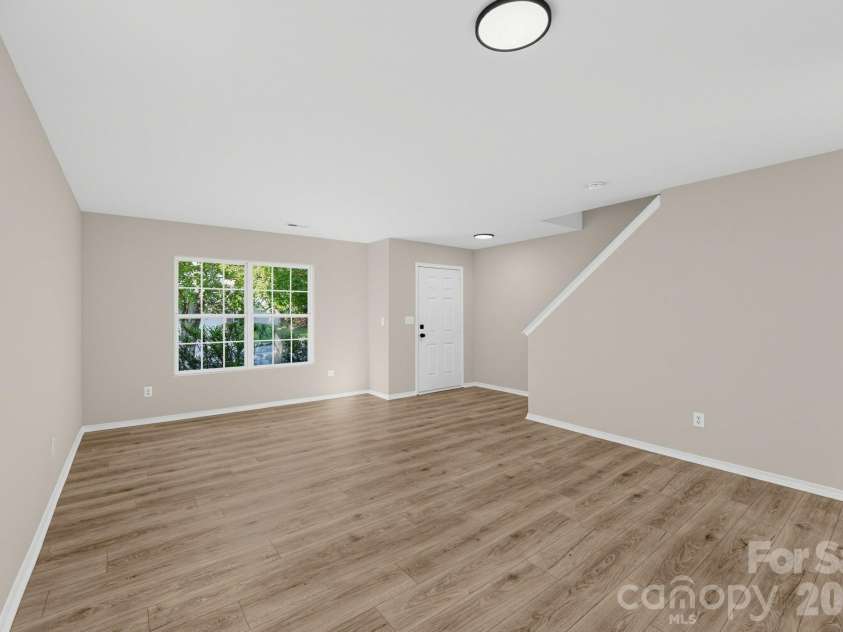 3725 Larkhaven Village Drive, Charlotte, NC 28215.  MLS# CAR4426530, YatesRealty ID 51992. 