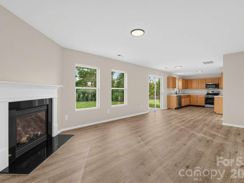 3725 Larkhaven Village Drive, Charlotte, NC 28215.  MLS# CAR4426530, YatesRealty ID 51992. 