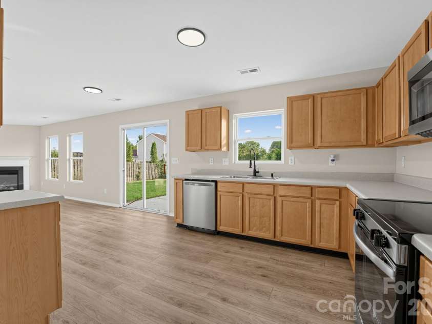 3725 Larkhaven Village Drive, Charlotte, NC 28215.  MLS# CAR4426530, YatesRealty ID 51992. 