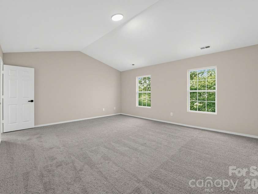 3725 Larkhaven Village Drive, Charlotte, NC 28215.  MLS# CAR4426530, YatesRealty ID 51992. 