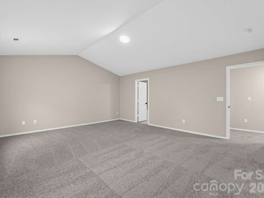 3725 Larkhaven Village Drive, Charlotte, NC 28215.  MLS# CAR4426530, YatesRealty ID 51992. 