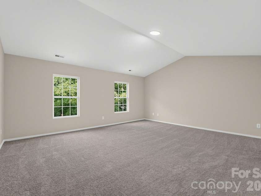 3725 Larkhaven Village Drive, Charlotte, NC 28215.  MLS# CAR4426530, YatesRealty ID 51992. 