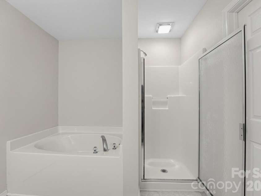 3725 Larkhaven Village Drive, Charlotte, NC 28215.  MLS# CAR4426530, YatesRealty ID 51992. 