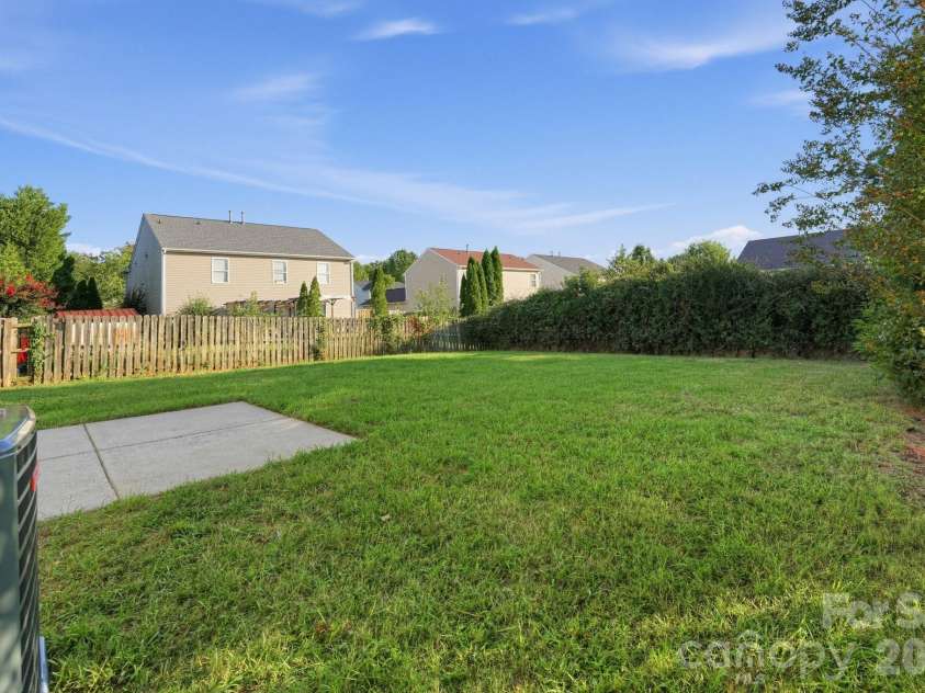 3725 Larkhaven Village Drive, Charlotte, NC 28215.  MLS# CAR4426530, YatesRealty ID 51992. 