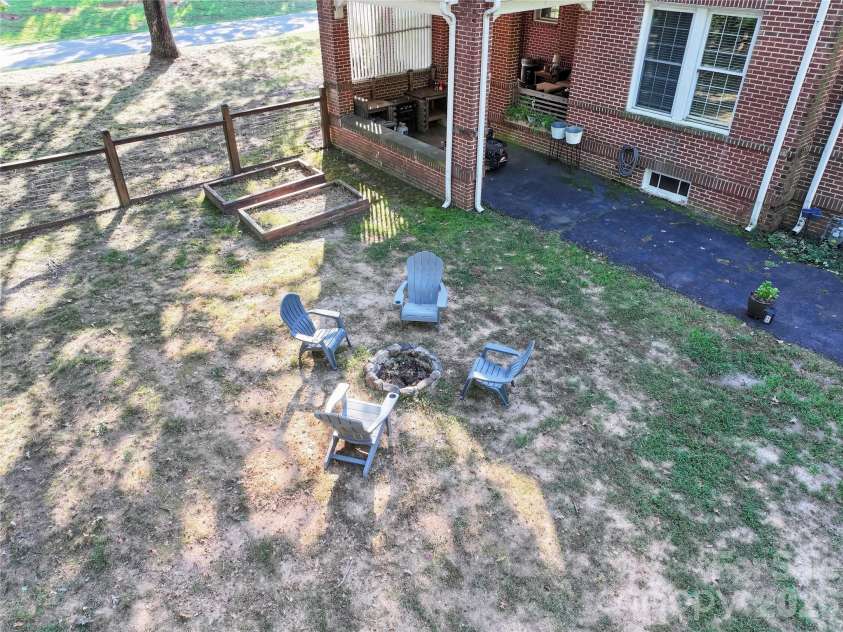2510 Shelton Avenue, Statesville, NC 28677.  MLS# CAR4424751, YatesRealty ID 51995. 