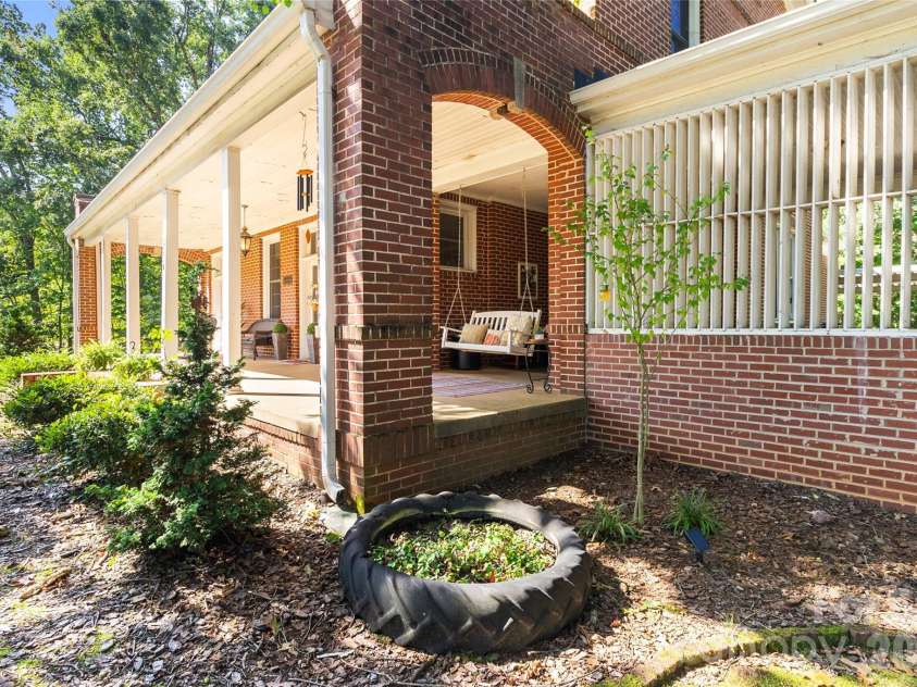 2510 Shelton Avenue, Statesville, NC 28677.  MLS# CAR4424751, YatesRealty ID 51995. Front porch