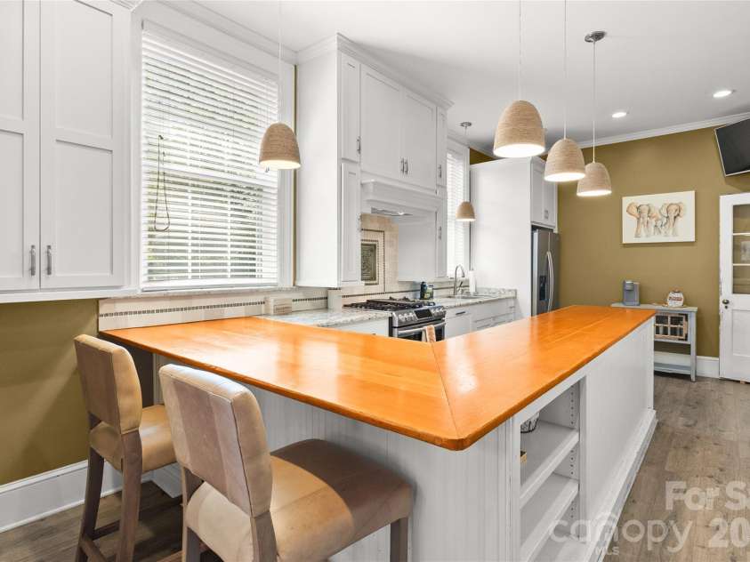 2510 Shelton Avenue, Statesville, NC 28677.  MLS# CAR4424751, YatesRealty ID 51995. Kitchen