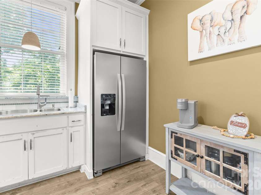 2510 Shelton Avenue, Statesville, NC 28677.  MLS# CAR4424751, YatesRealty ID 51995. Kitchen