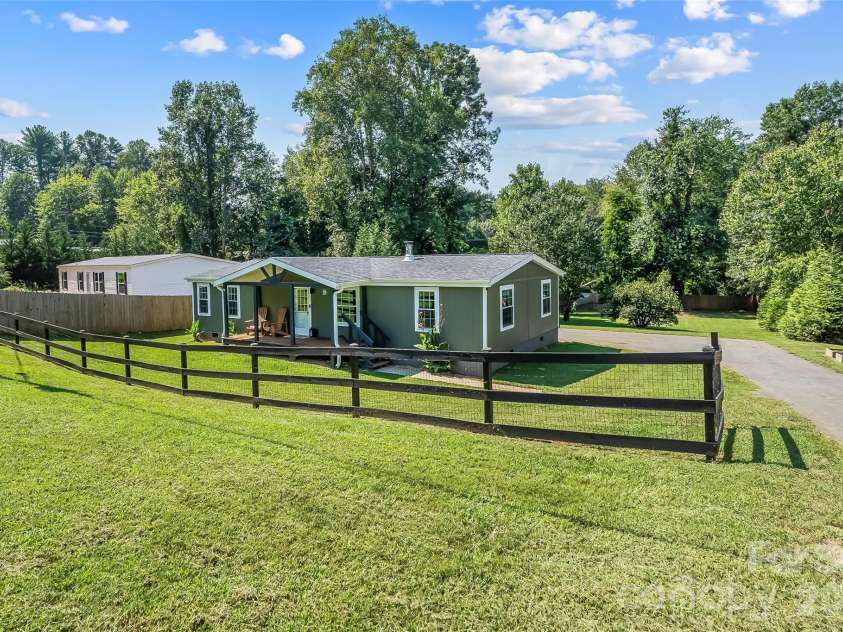 2495 Piney Road, Morganton, NC 28655.  MLS# CAR4426531, YatesRealty ID 51996. 
