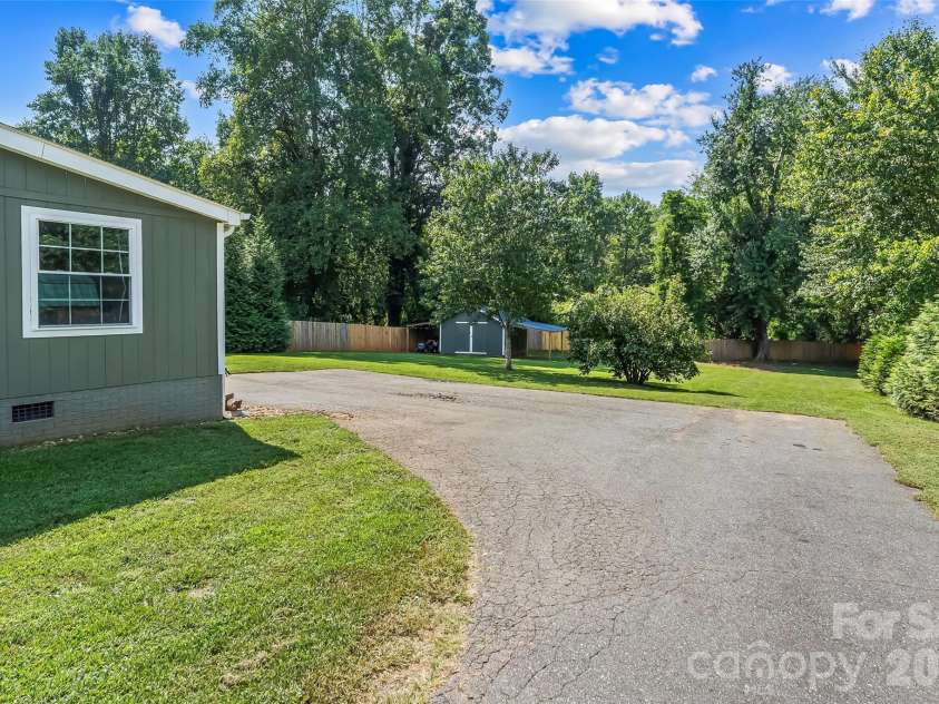 2495 Piney Road, Morganton, NC 28655.  MLS# CAR4426531, YatesRealty ID 51996. 