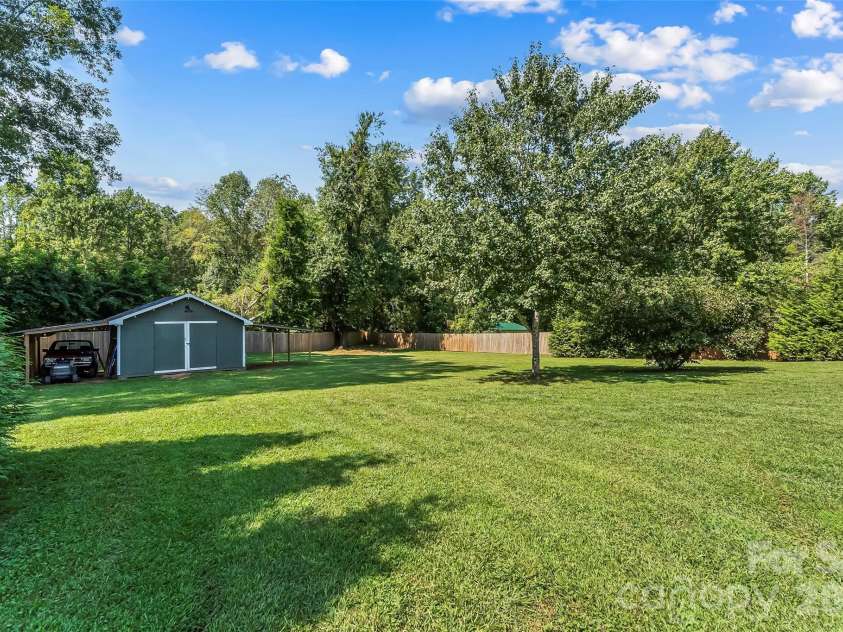 2495 Piney Road, Morganton, NC 28655.  MLS# CAR4426531, YatesRealty ID 51996. 