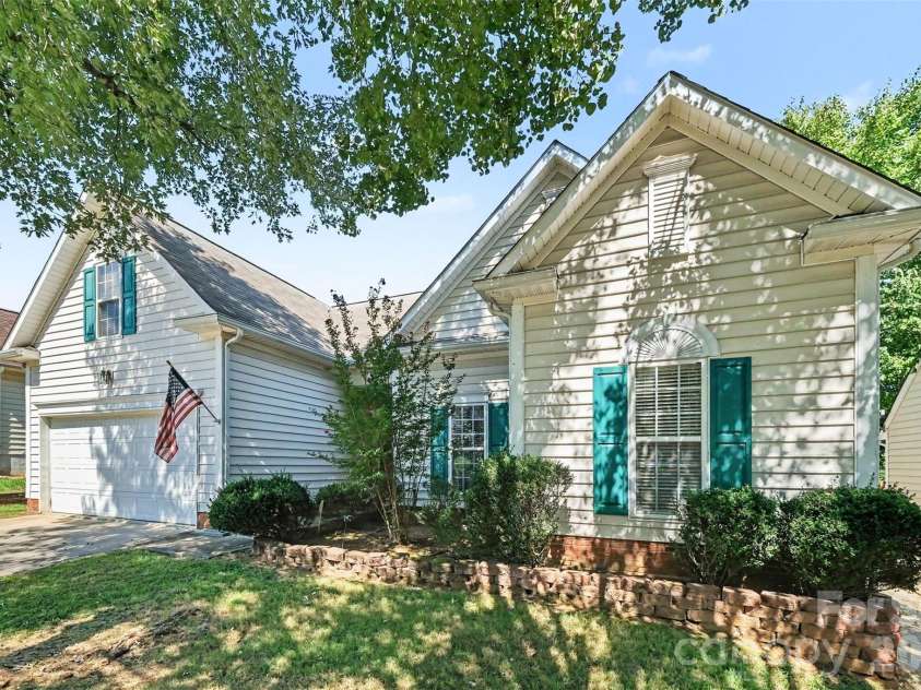 3618 Sipes Lane, Charlotte, NC 28269.  MLS# CAR4426063, YatesRealty ID 51998. 