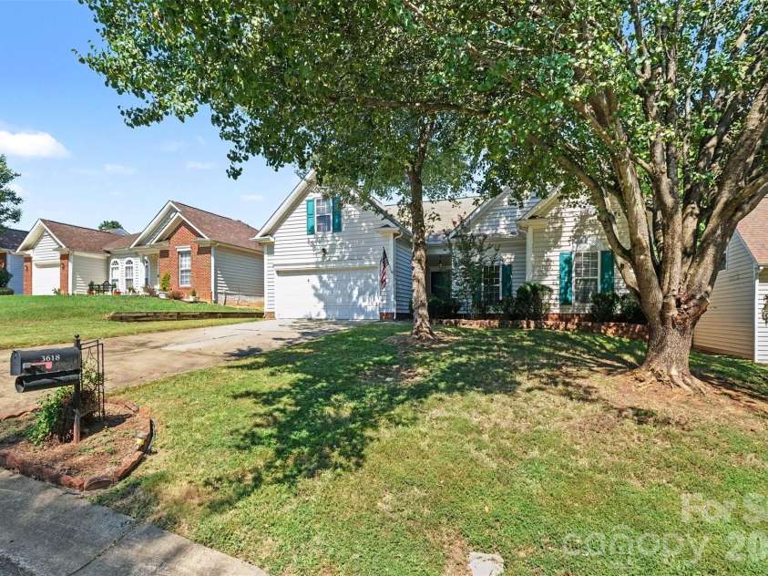 3618 Sipes Lane, Charlotte, NC 28269.  MLS# CAR4426063, YatesRealty ID 51998. 