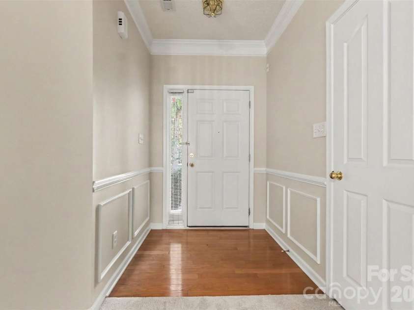 3618 Sipes Lane, Charlotte, NC 28269.  MLS# CAR4426063, YatesRealty ID 51998. 