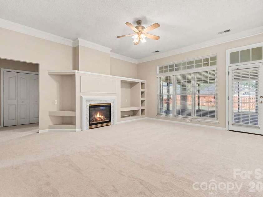 3618 Sipes Lane, Charlotte, NC 28269.  MLS# CAR4426063, YatesRealty ID 51998. 