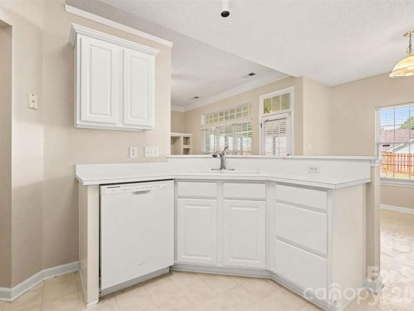 3618 Sipes Lane, Charlotte, NC 28269.  MLS# CAR4426063, YatesRealty ID 51998. 