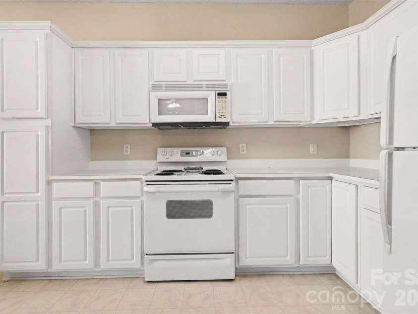 3618 Sipes Lane, Charlotte, NC 28269.  MLS# CAR4426063, YatesRealty ID 51998. 