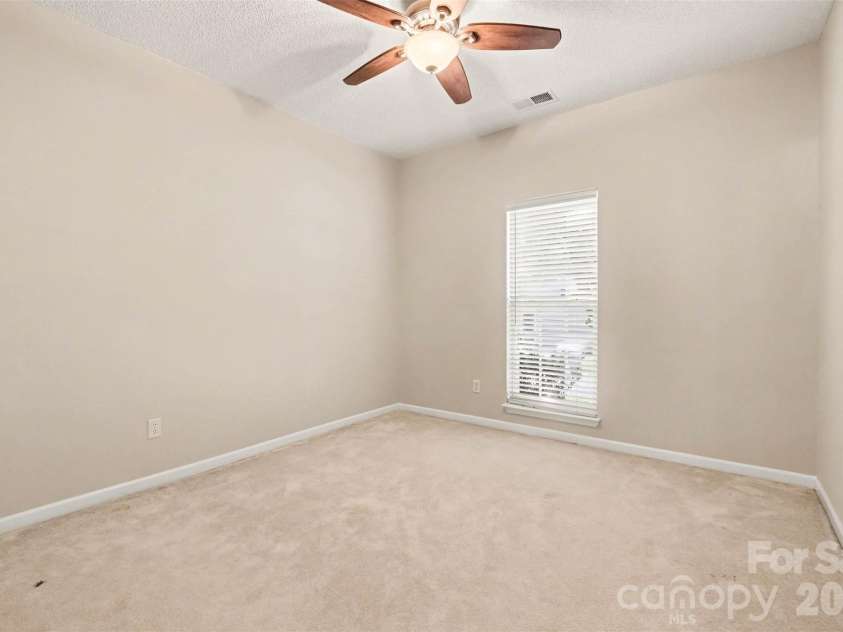 3618 Sipes Lane, Charlotte, NC 28269.  MLS# CAR4426063, YatesRealty ID 51998. 