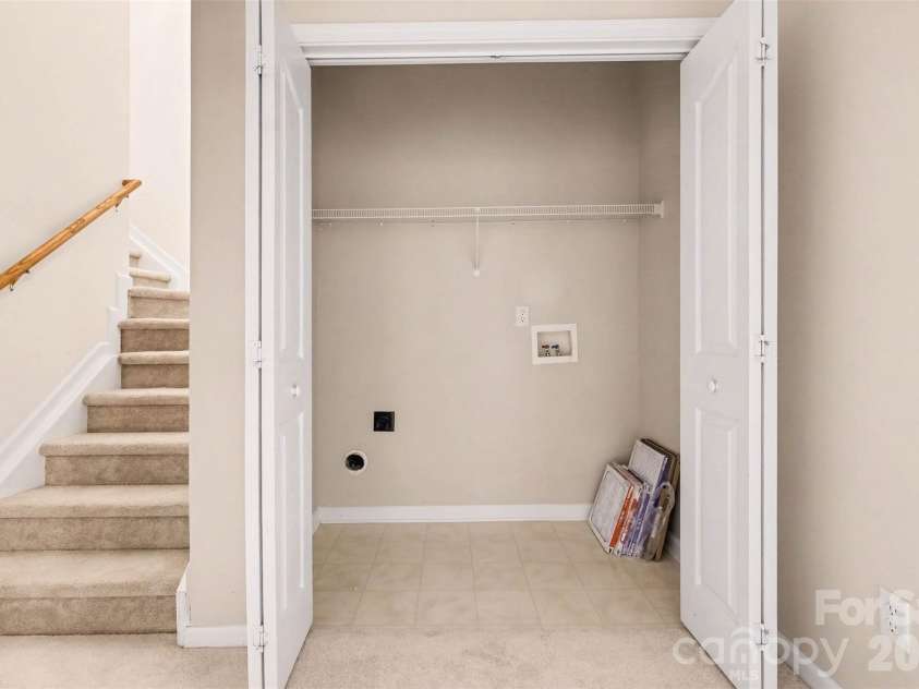 3618 Sipes Lane, Charlotte, NC 28269.  MLS# CAR4426063, YatesRealty ID 51998. 