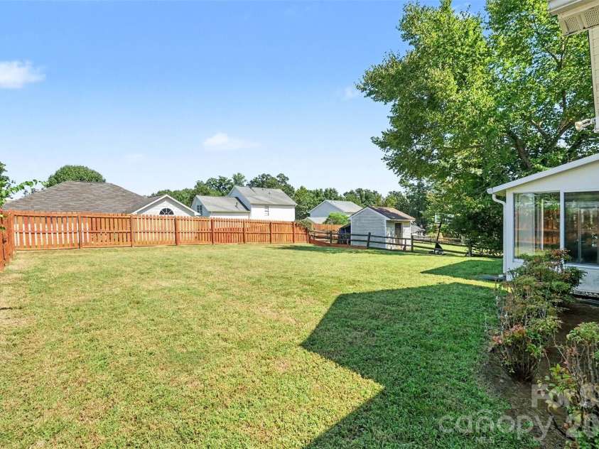 3618 Sipes Lane, Charlotte, NC 28269.  MLS# CAR4426063, YatesRealty ID 51998. 
