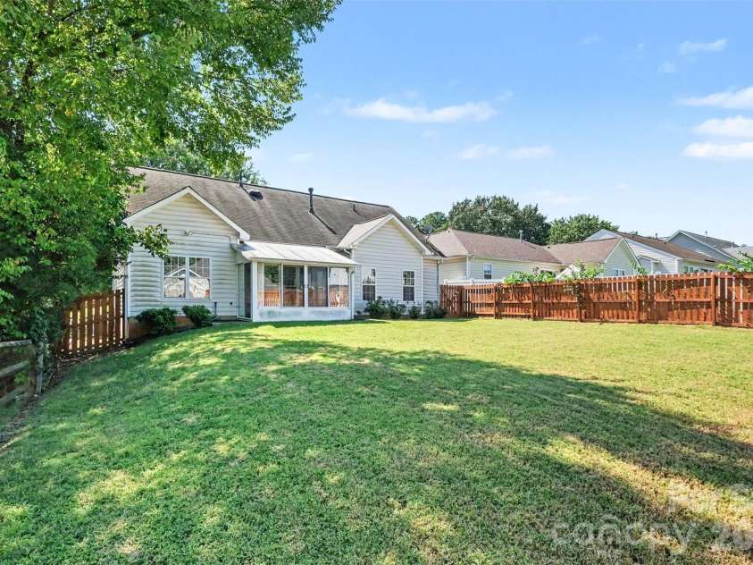 3618 Sipes Lane, Charlotte, NC 28269.  MLS# CAR4426063, YatesRealty ID 51998. 