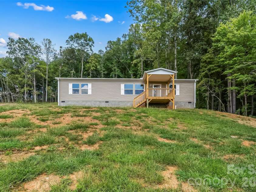 162 Ada Way, Hendersonville, NC 28791.  MLS# CAR4424776, YatesRealty ID 51999. 