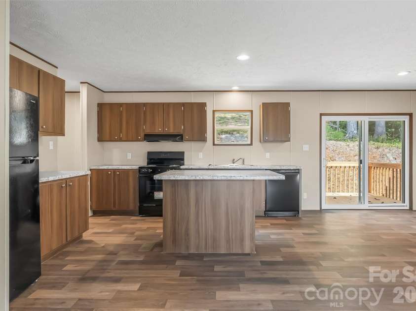 162 Ada Way, Hendersonville, NC 28791.  MLS# CAR4424776, YatesRealty ID 51999. 