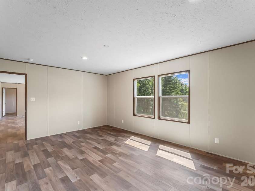 162 Ada Way, Hendersonville, NC 28791.  MLS# CAR4424776, YatesRealty ID 51999. 