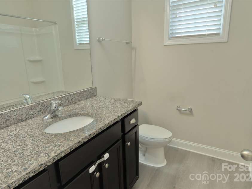 118 Margo Lane, Statesville, NC 28677.  MLS# CAR4316094, YatesRealty ID 520.  Full bathroom on the main floor 