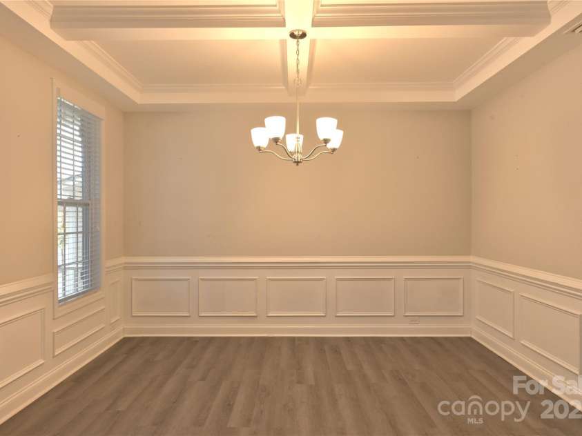 118 Margo Lane, Statesville, NC 28677.  MLS# CAR4316094, YatesRealty ID 520. Lovely Dining Room