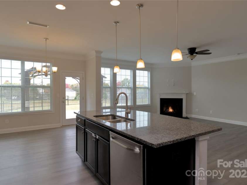 118 Margo Lane, Statesville, NC 28677.  MLS# CAR4316094, YatesRealty ID 520. Open floor plan 