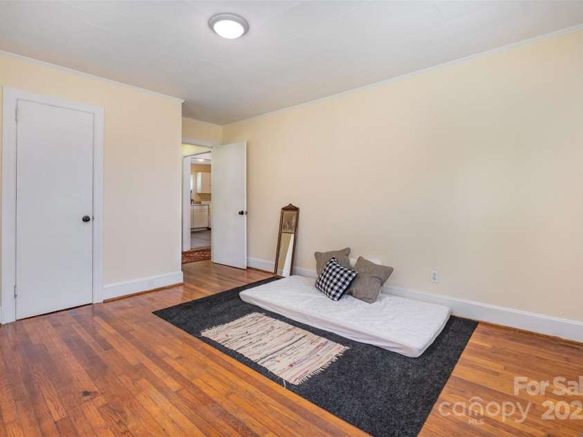 422 Wilson Street, Mount Holly, NC 28120.  MLS# CAR4272159, YatesRealty ID 520. 422 Wilson interior