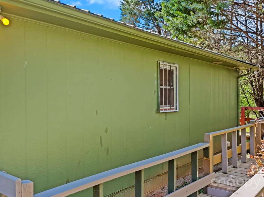 2872 Old Morganton Road, Lenoir, NC 28645.  MLS# CAR4240263, YatesRealty ID 5200. 