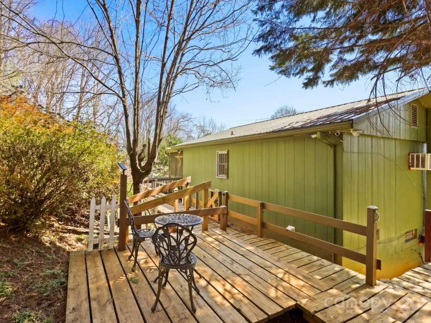 2872 Old Morganton Road, Lenoir, NC 28645.  MLS# CAR4240263, YatesRealty ID 5200. Sitting area, Deck