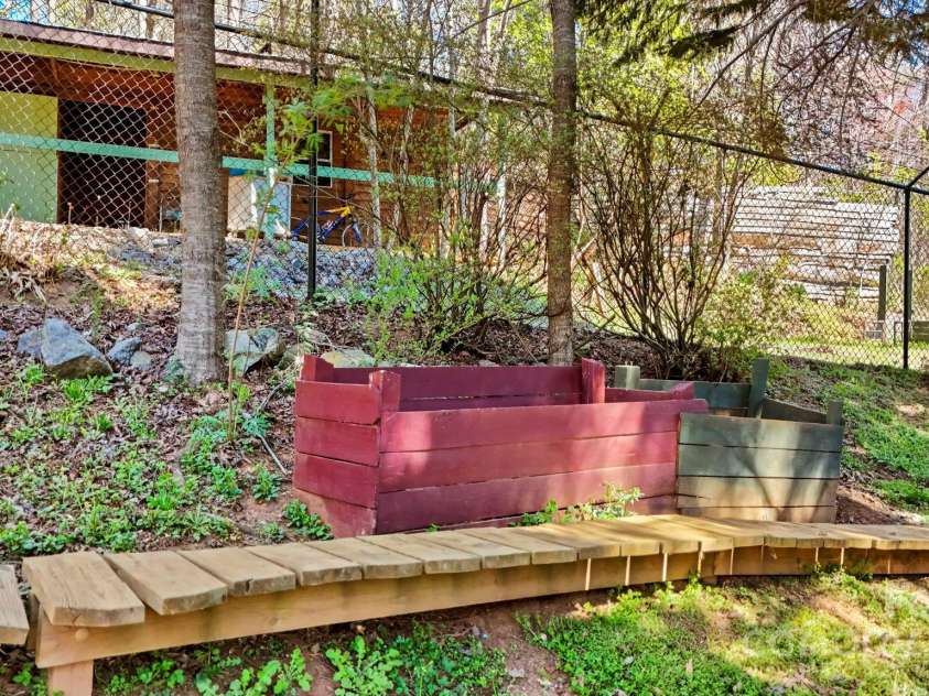 2872 Old Morganton Road, Lenoir, NC 28645.  MLS# CAR4240263, YatesRealty ID 5200. Walking path