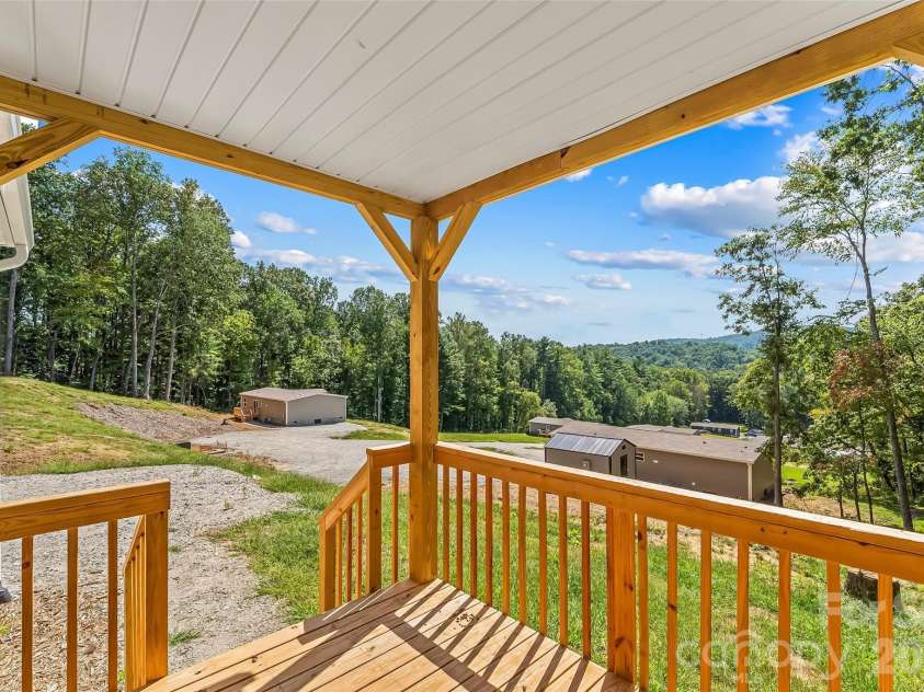 179 Ada Way, Hendersonville, NC 28791.  MLS# CAR4424825, YatesRealty ID 52000. 