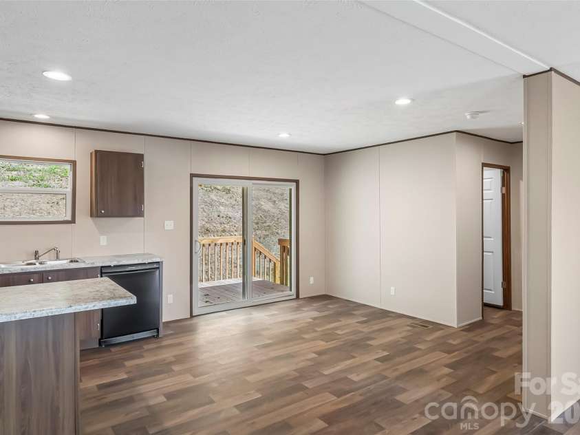 179 Ada Way, Hendersonville, NC 28791.  MLS# CAR4424825, YatesRealty ID 52000. 