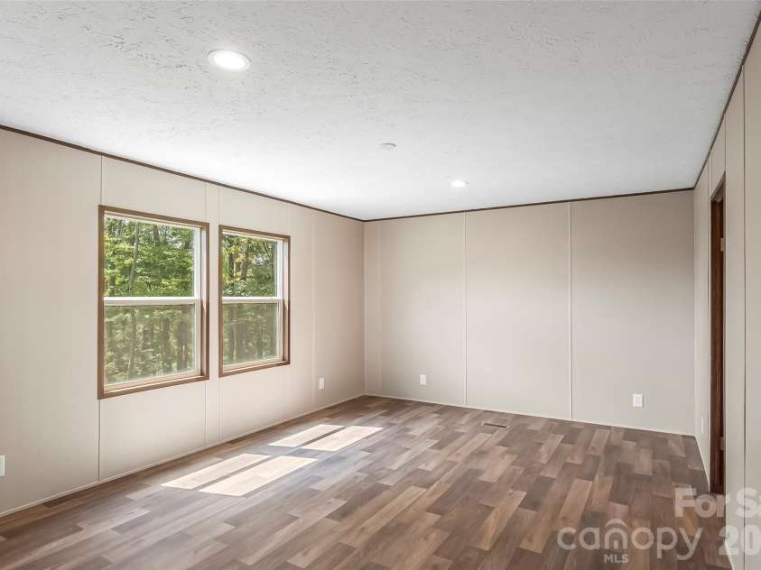 179 Ada Way, Hendersonville, NC 28791.  MLS# CAR4424825, YatesRealty ID 52000. 